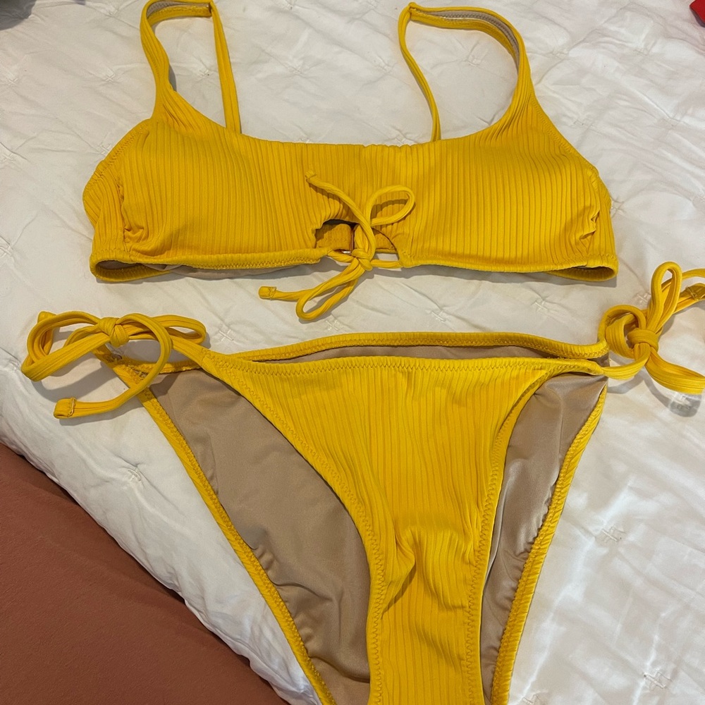 NWOT bikini set